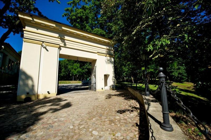 Palac W Malkowie Warta Экстерьер фото