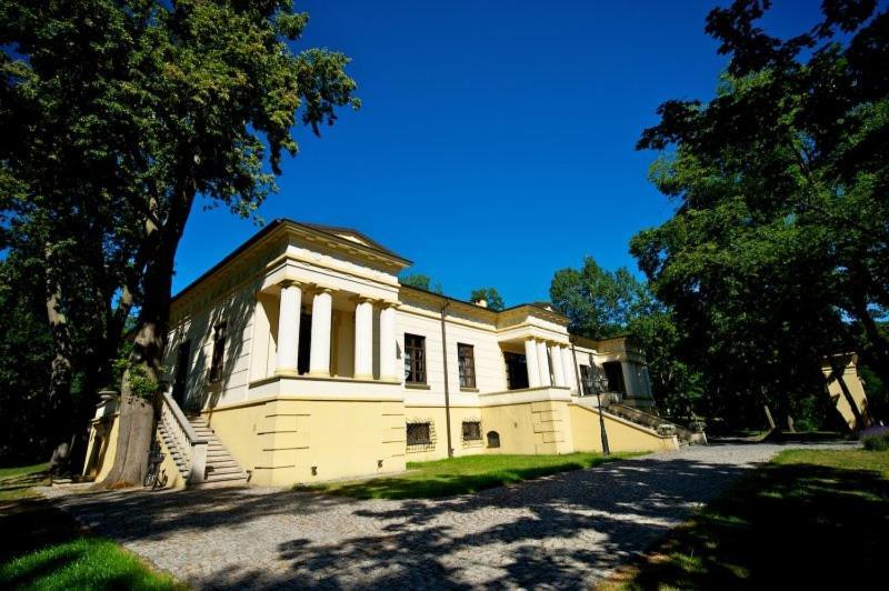 Palac W Malkowie Warta Экстерьер фото